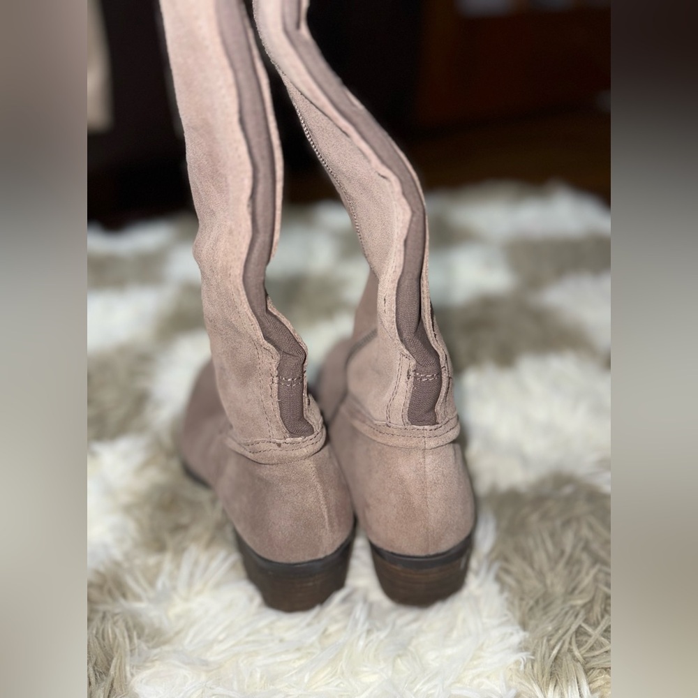 Vince Camuto Taupe Knee-High Boots Pre🩷 - Picture 4 of 7